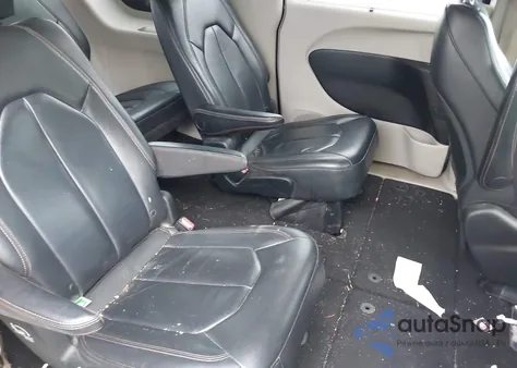 2017 Chrysler Pacifica Touring-L z USA, uszkodzony, nr VIN 2C4RC1BG4HR621628